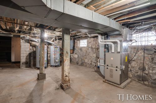 100 Leonard St, Grand Rapids MI 49503-1232 exterior