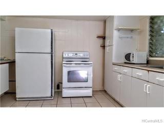 2941 Kalihi St, Honolulu HI  96819-3020 exterior