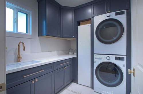 13321 Bubbling Well Rd, Tustin CA  92780-3915 exterior