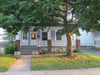 8703 Sauer Ave, Cleveland, OH 44102-3825