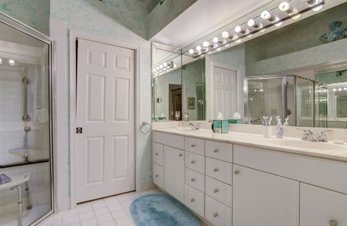 6264 Greenspointe Dr, Boynton Beach FL 33437-4915 exterior