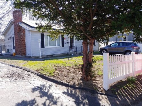 7 Sutton Ln, Worcester, MA 01603-2345