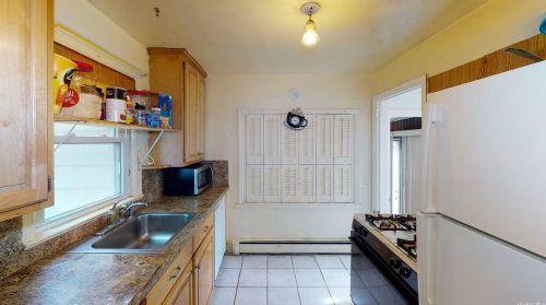 9 Birch Dr, Huntington Station NY 11746-3003 exterior