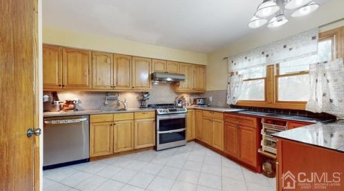 50 Summer St, Edison NJ 08820-2436 exterior