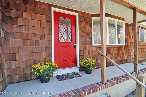 405 Conifer Dr, Lacey NJ  08731-1925 exterior