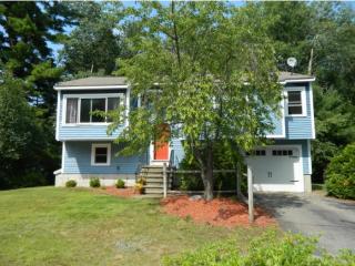34 Cricket Ln, Concord, NH 03301-5745