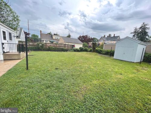 1871 Arena Dr, Trenton NJ 08610-2605 exterior