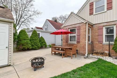 2434 85, Milwaukee WI 53226-1912 exterior