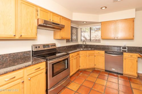 6125 Reliance Dr, Tucson AZ  85704-5326 exterior