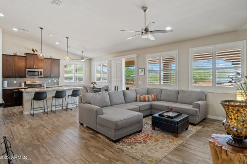 34826 3rd Ave, Phoenix AZ 85023-3640 exterior