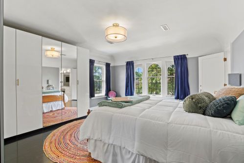 2723 Edgewood Ave, Milwaukee WI  53211-2913 exterior