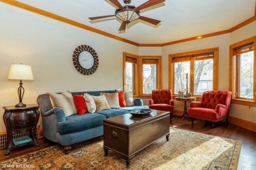 2761 Fulton St, Milwaukee, WI 53207-2247