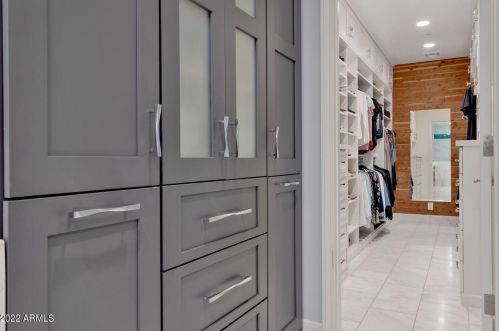 5828 3rd Ave, Phoenix AZ 85086-7201 exterior