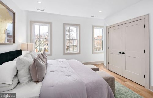 1613 Capitol St, Washington DC  20003-1620 exterior