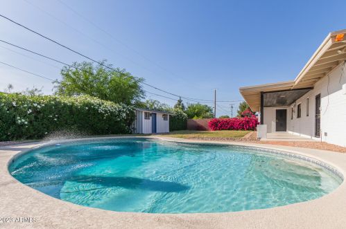 4112 18th Ave, Phoenix AZ  85015-5246 exterior