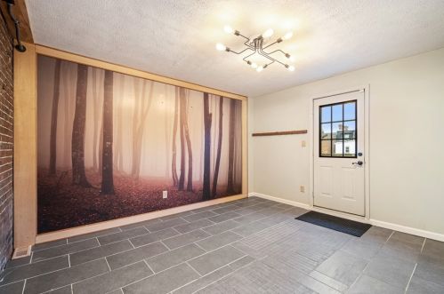 381 Fisk St, Pittsburgh PA 15201-1750 exterior