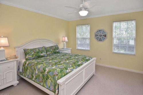 3572 Islandwalk Cir, Naples FL 34119-1613 exterior