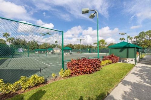 10118 Arbor Run Dr, Tampa FL 33647-2955 exterior