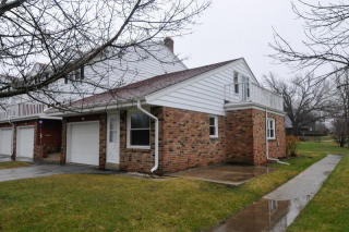 3247 Canterbury Rd, Milwaukee, WI 53221-3127