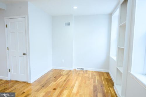 4711 Fowler St, Philadelphia PA 19127-1002 exterior