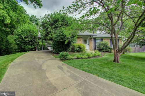 2314 Candlewood Dr, Alexandria VA  22308-1507 exterior