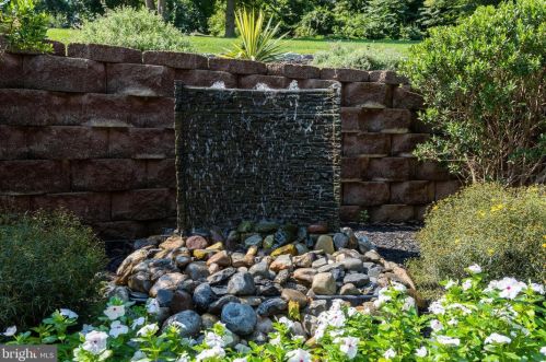 101 Indian Springs Dr, Media PA 19063-5622 exterior