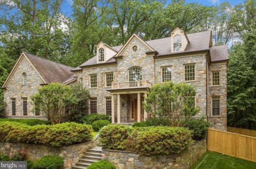 7449 Dulany Dr, Mc Lean VA  22101-2716 exterior