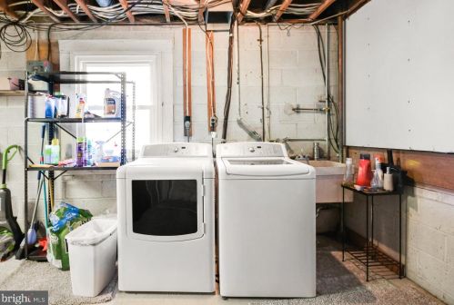 4721 Jasmine Dr, Rockville MD exterior