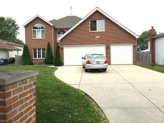 785 Adele St, Elmhurst IL  60126-1704 exterior