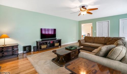 952 Ardsley Ln, Bridgewater NJ 08807-1101 exterior