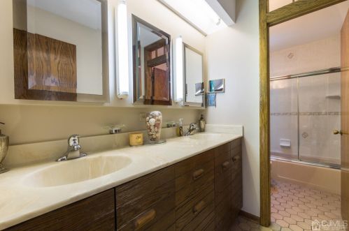 2350 Plainfield Ave, Piscataway NJ 08854-4045 exterior