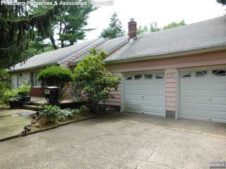 171 Knickerbocker Rd, Demarest, NJ 07627-1010