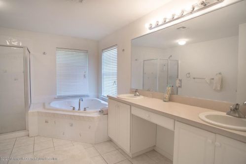 3 Swallow Tail Ct, Jackson Twp NJ  08527-2872 exterior