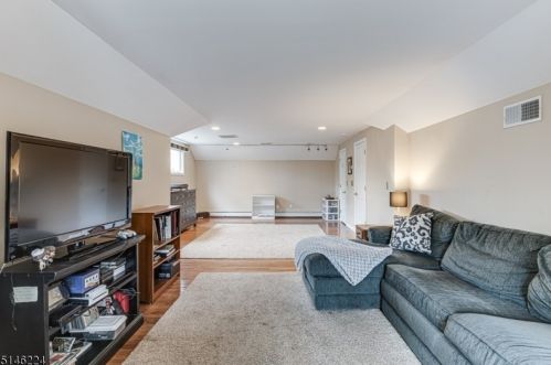 278 Ravenswood St, Mountainside NJ  07092-1360 exterior