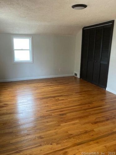 83 Burnham St, Hartford CT 06108-1005 exterior