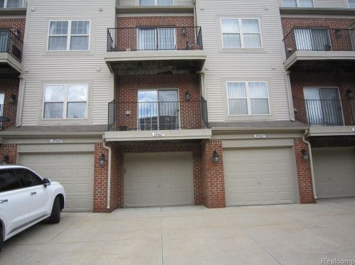 39467 Springwater Dr, Northville MI 48168-3962 exterior