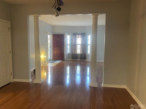 68 Forest Dr, Piscataway NJ  08854-2281 exterior