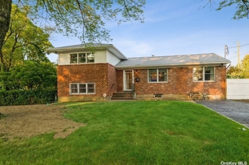 480 Commack Rd, Commack NY  11725-5011 exterior