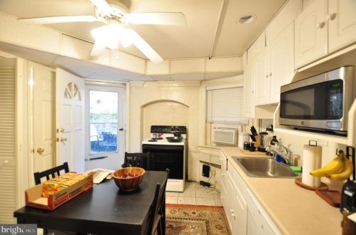 1904 Calvert St, Washington DC 20008-2665 exterior