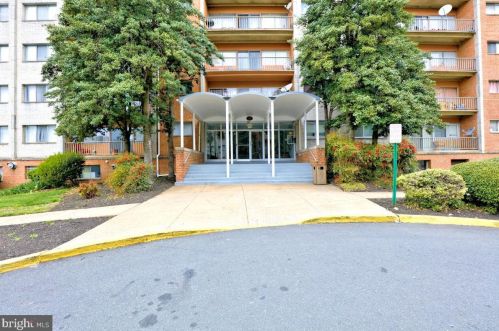 5851 Quantrell Ave, Alexandria, VA 22312-2718