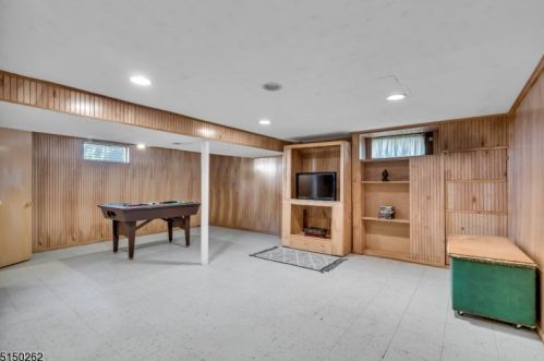 130 Old York Rd, Bridgewater NJ 08807-2686 exterior