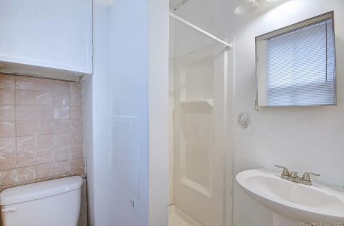 3 Logan St, New Britain CT 06051-3434 exterior