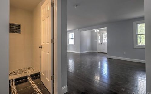 27 Myrtle St, Norwalk CT 06855-1314 exterior