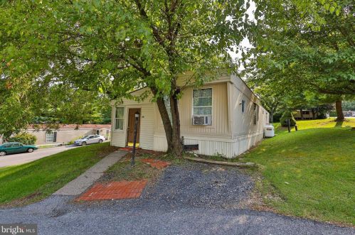 6129 Telford Ct, Slatington, PA 18080-3044