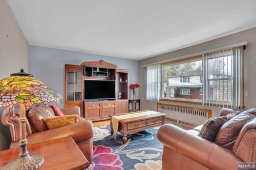 190 Maple St, Fairview NJ 07022-1512 exterior