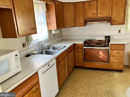 2501 Seibel Dr, Silver Spring MD 20905-4326 exterior