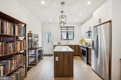 2526 Gordon St, Philadelphia PA 19132-4217 exterior