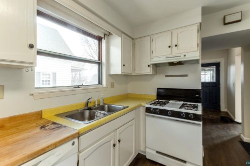 715 12 St, Duluth MN 55805-1412 exterior