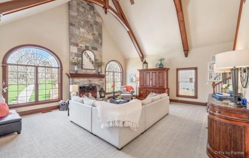 5612 Meadowbrook Ln, Bull Valley IL 60014-3009 exterior