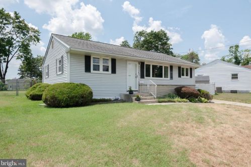 645 Glover Dr, Runnemede, NJ 08078-1227